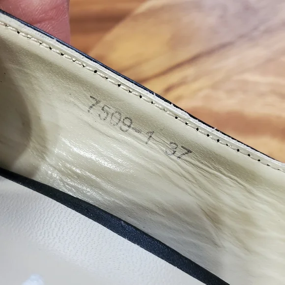 Authentic Chanel Black Pumps - Picture 4 of 16